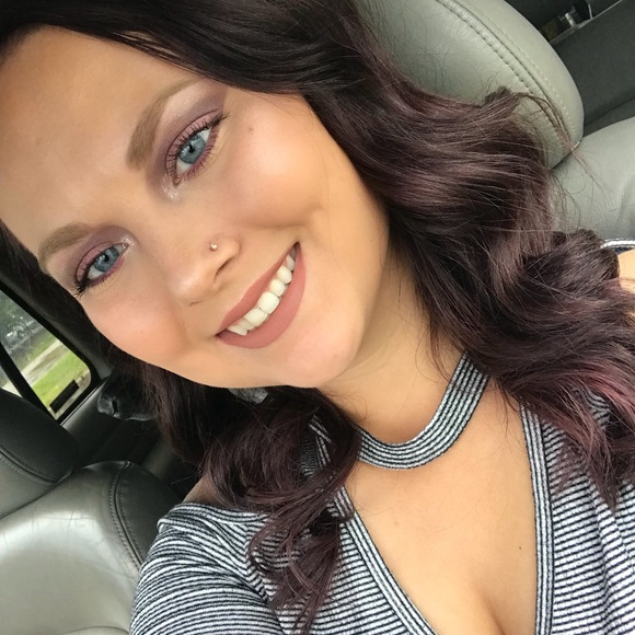 💋Meet your Posher, Destiny💋 Posh ambassador 💙 - Picture 3 of 8